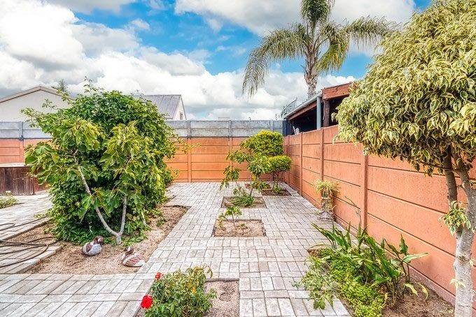 4 Bedroom Property for Sale in Soneike Western Cape